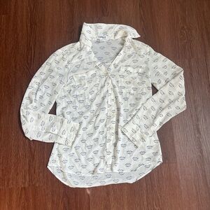 Women's Cream Lips Button-Up Shirt 💋 Express